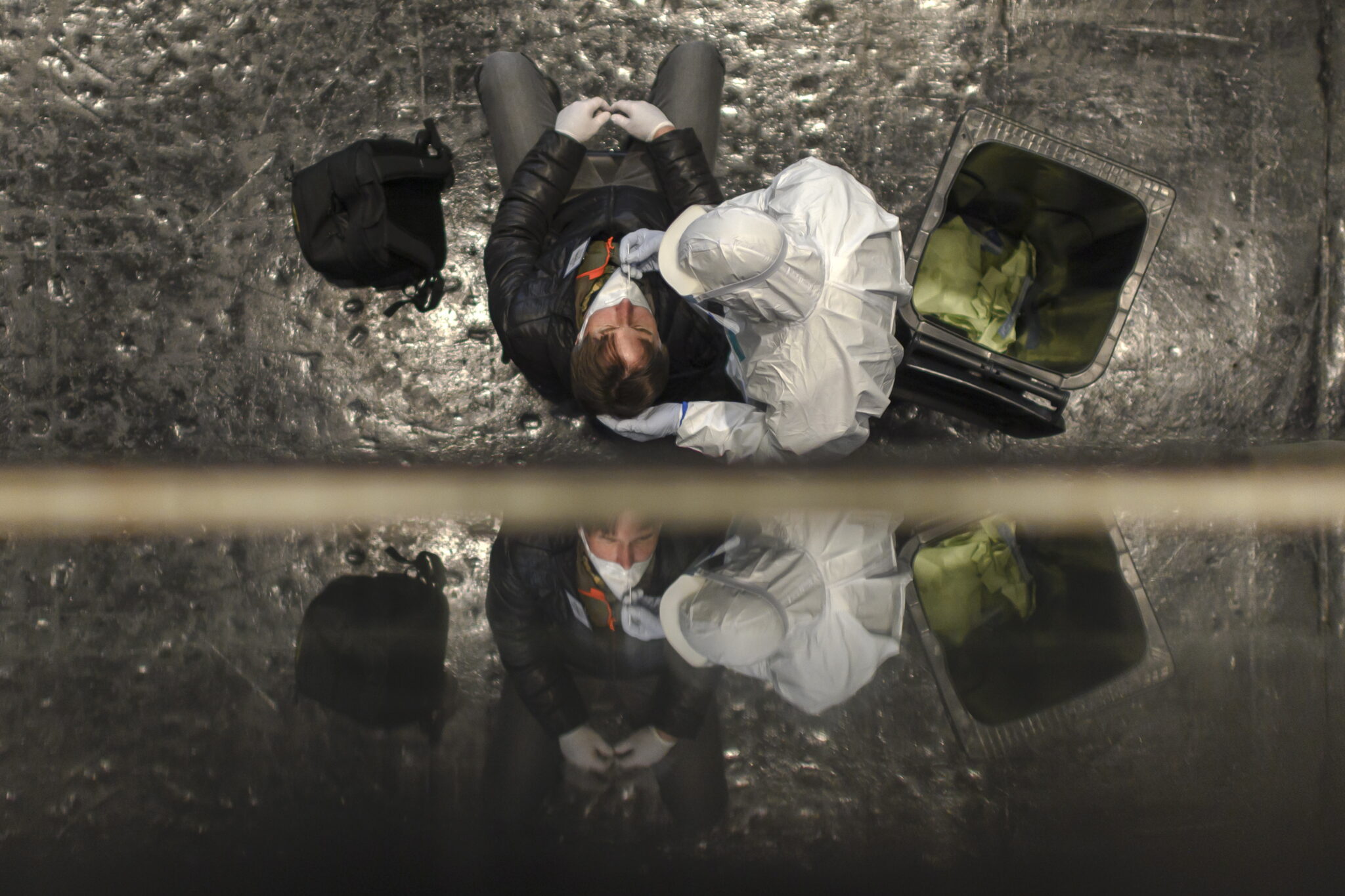 Αυστηροποιεί τα μέτρα η Γερμανία για να "προστατευθεί" από τις μεταλλάξεις