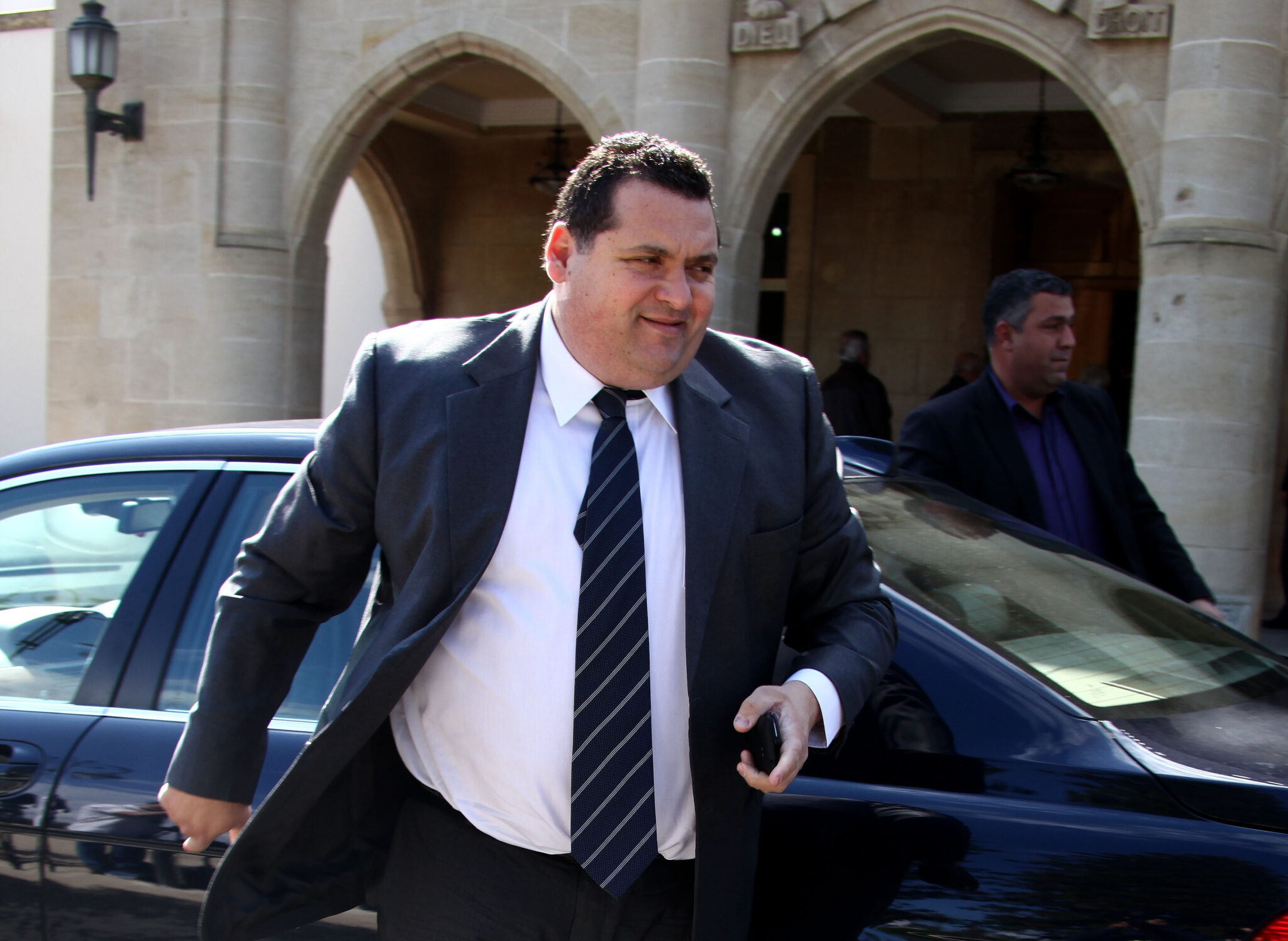 "Πράσινα" τα δάνεια Κενεβέζου, "συκοφαντία" όσοι ισχυριστούν κάτι διαφορετικό