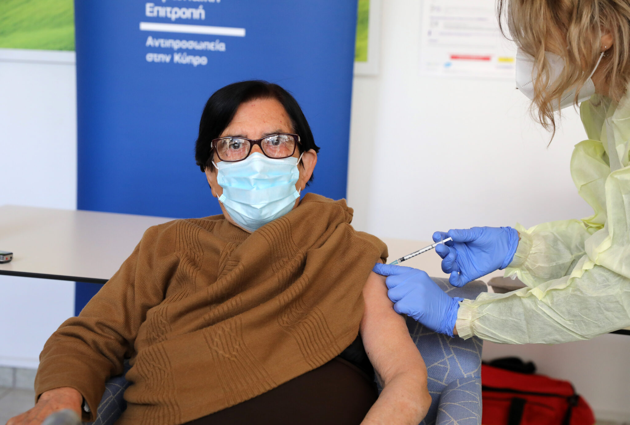 Στη "φαρέτρα" του Υπ. Υγείας ο υποχρεωτικός εμβολιασμός γιατρών και νοσηλευτών