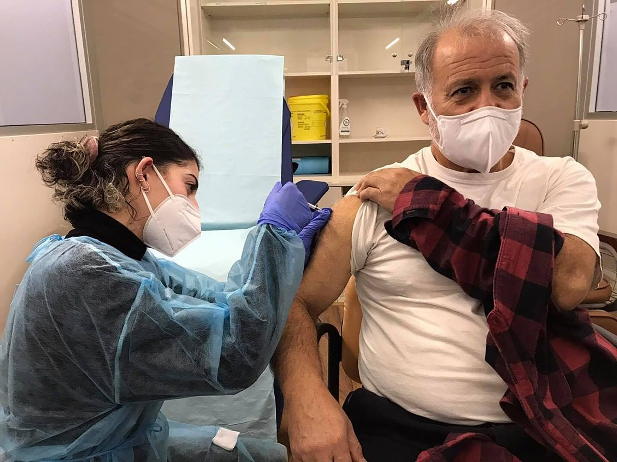 Ανάρπαστα τα ραντεβού για το εμβόλιο COVID στην "πρεμιέρα" της Πύλης Εμβολιασμών