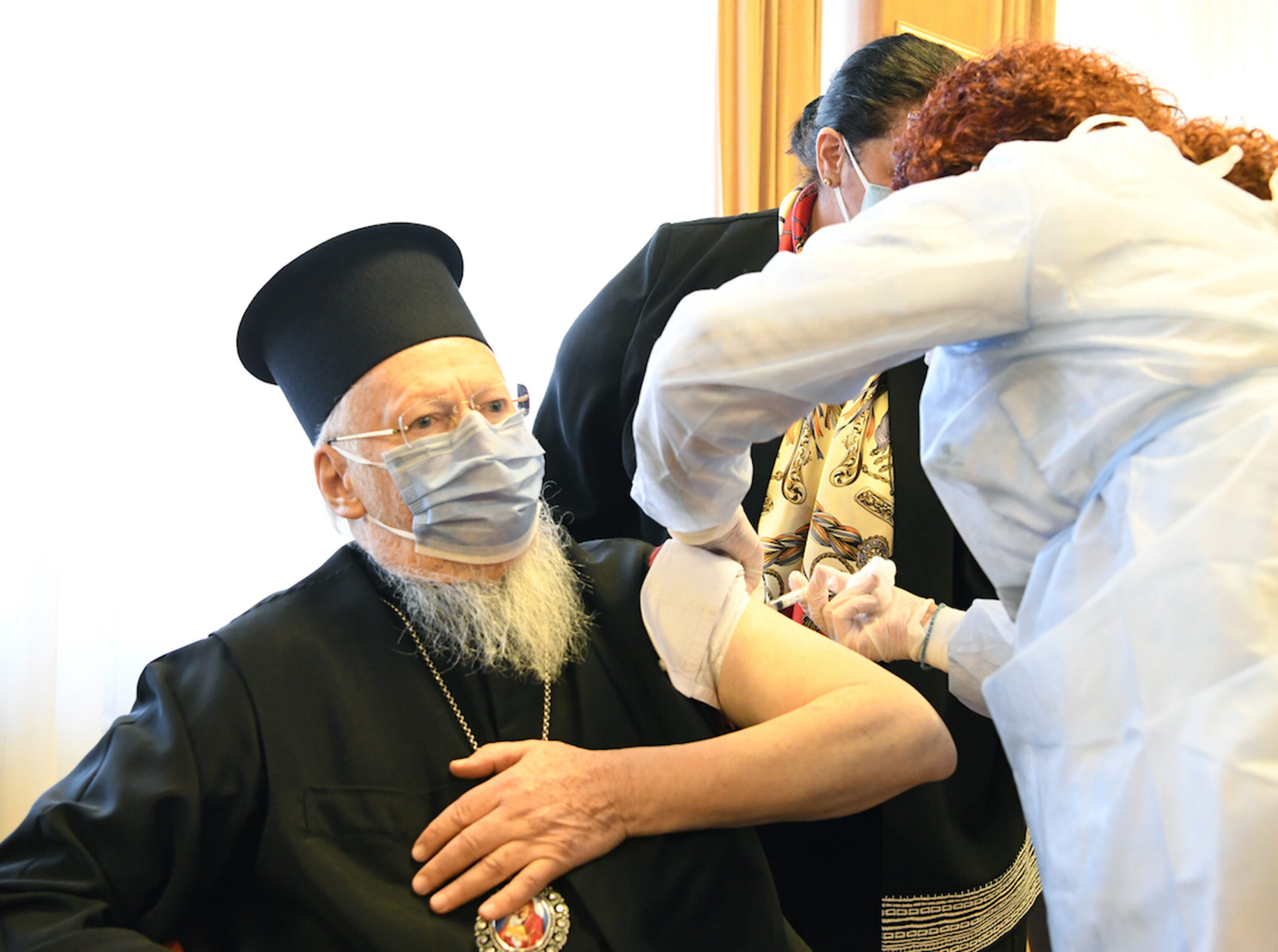 Έλαβε το εμβόλιο κατά του κορωνοϊού ο Βαρθολομαίος (ΦΩΤΟ)