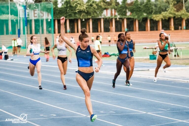 «Βολίδα» στα 60μ. η Ολίβια με νέο ατομικό ρεκόρ (ΒΙΝΤΕΟ)