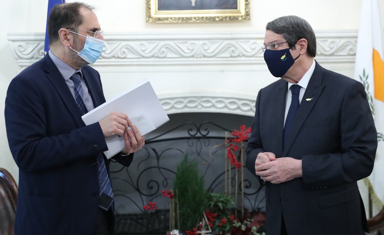 ΦΩΤΟ: Τετ-α-τετ ΠτΔ και Οδυσσέα Μιχαηλίδη για την ετήσια έκθεση της Ελεγκτικής