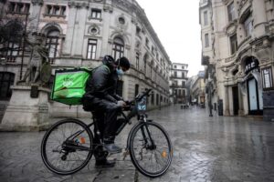 Στις κάλπες οι Πορτογάλοι για να εκλέξουν νέο Πρόεδρο εν μέσω αυστηρού lockdown