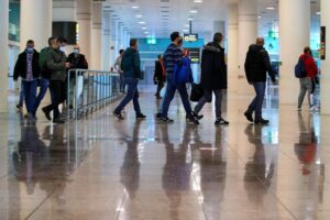 Απαγόρευση αφίξεων από Νότια Αμερική και Πορτογαλία επέβαλε η Βρετανία