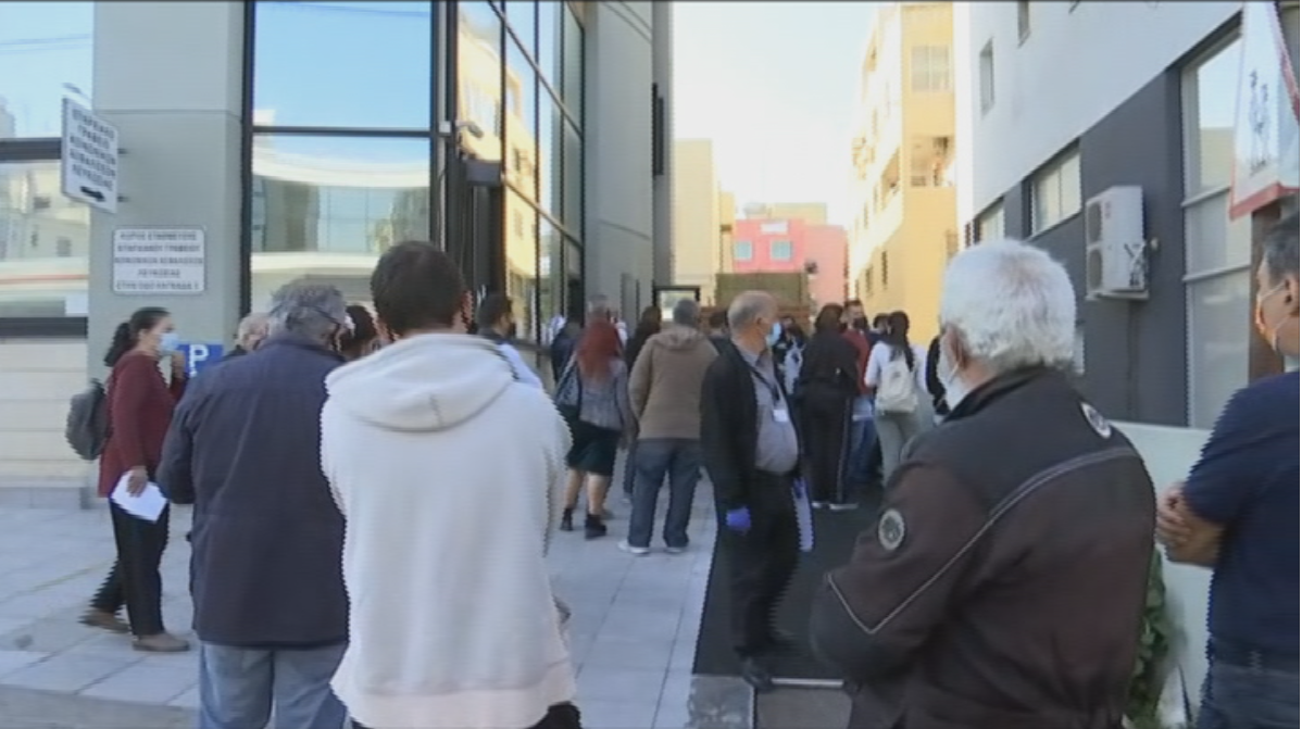 Τέλος στις ουρές αναμονής έξω από τα γραφεία κοινωνικών ασφαλίσεων (ΒΙΝΤΕΟ)