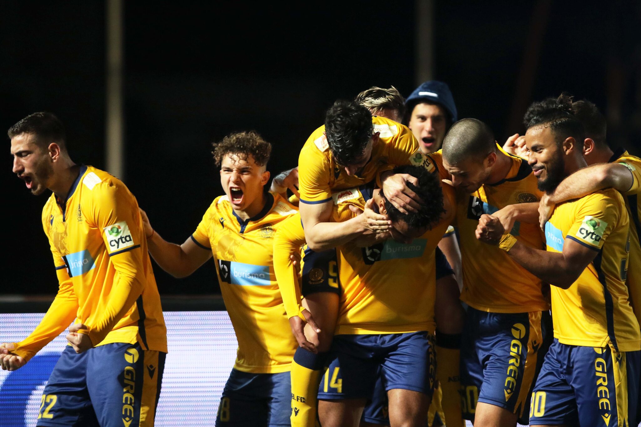 Αφήνουν στην άκρη την απογοήτευση στην ΑΕΛ, αποφασίζει για Νταβόρ ο Κέρκεζ