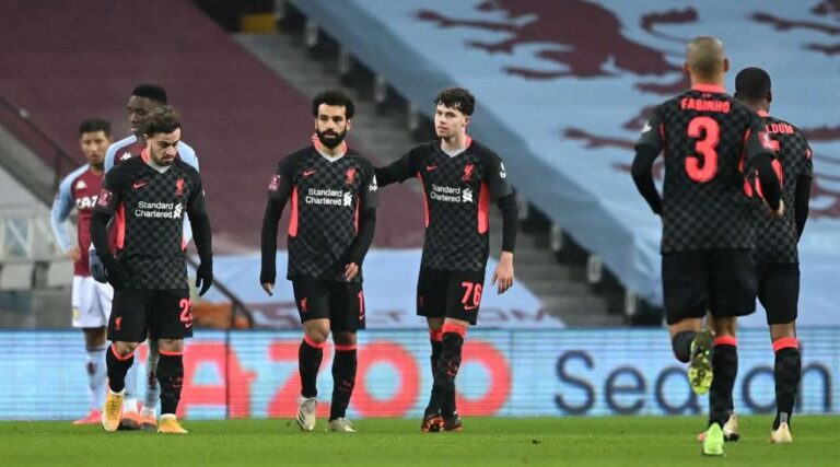 «Καθάρισε» σε πέντε λεπτά τα πιτσιρίκια της Άστον Βίλα η Λίβερπουλ