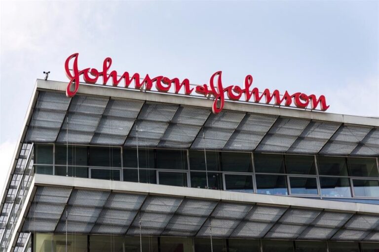 Εμβόλιο Johnson & Johnson: Στο 66% η αποτελεσματικότητα της μονής δόσης