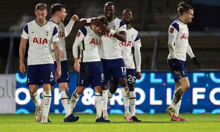 Τυφώνας… Τότεναμ στο φινάλε, παρέσυρε τη Γουίκομ