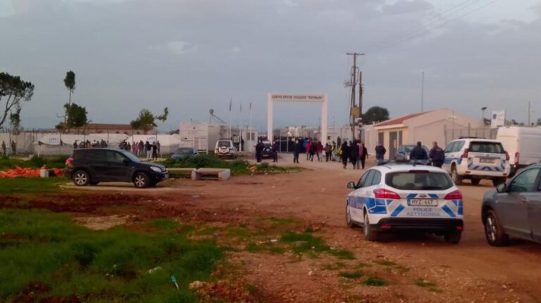 Επεισόδια με πετροβολισμούς και φωτιές στο «Πουρνάρα»