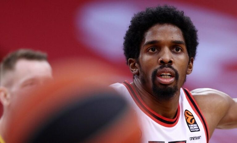 «Έδεσε» ΜακΚίσικ ο Ολυμπιακός