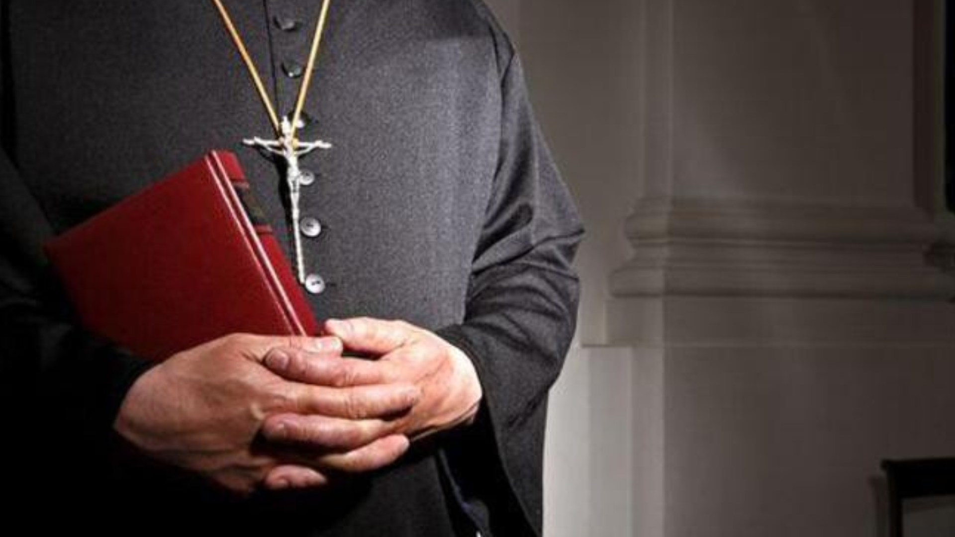 Καταγγελία-"βόμβα" στην εκκλησία: "Με βίασε ανώτερος κληρικός" (ΒΙΝΤΕΟ)