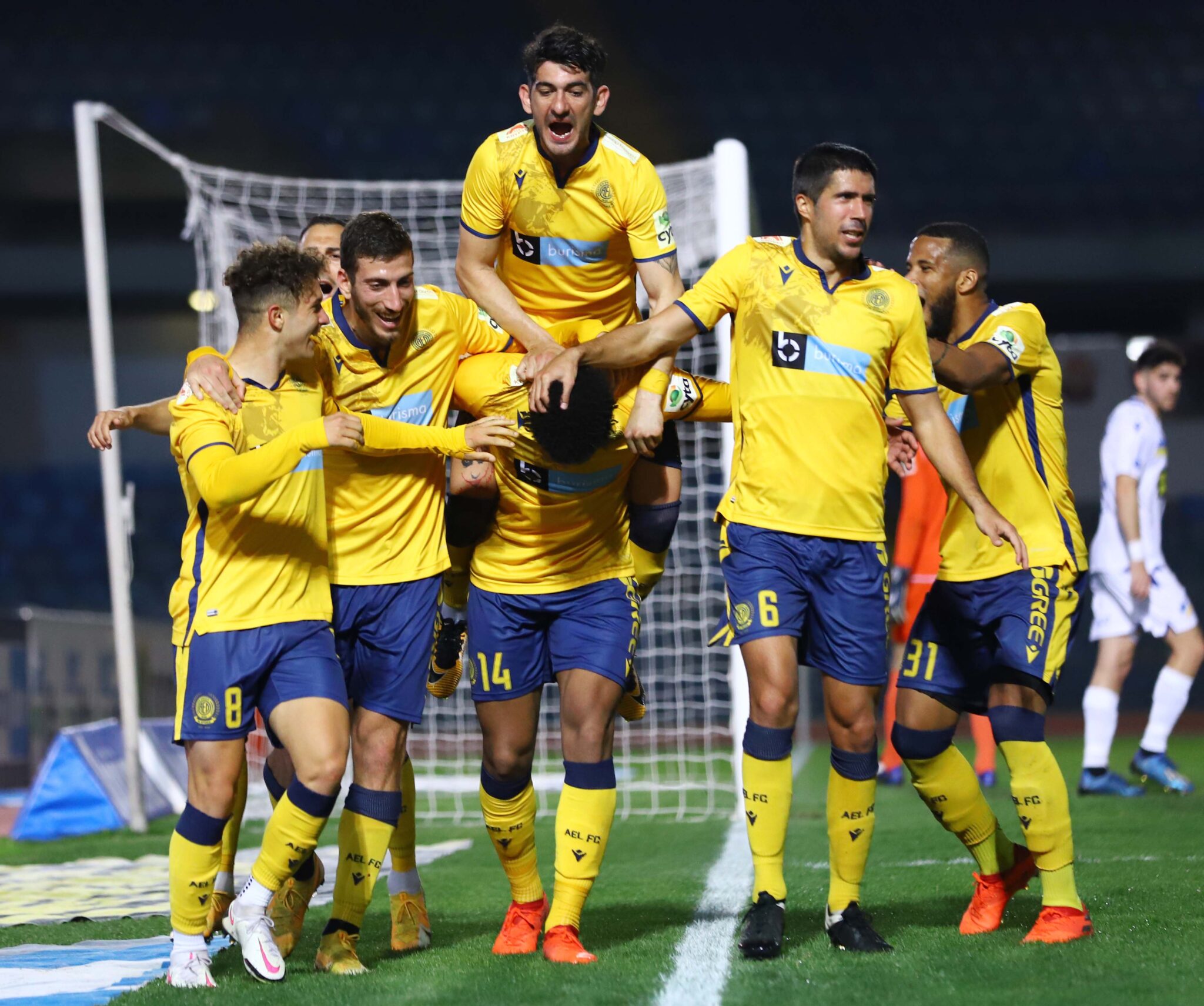 Χωρίς τρεις η ΑΕΛ, μέσα ο Αντάμοβιτς