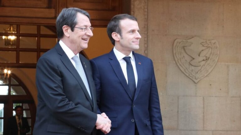 Τα είπαν τηλεφωνικώς ΠτΔ – Μακρόν ενόψει Πενταμερούς