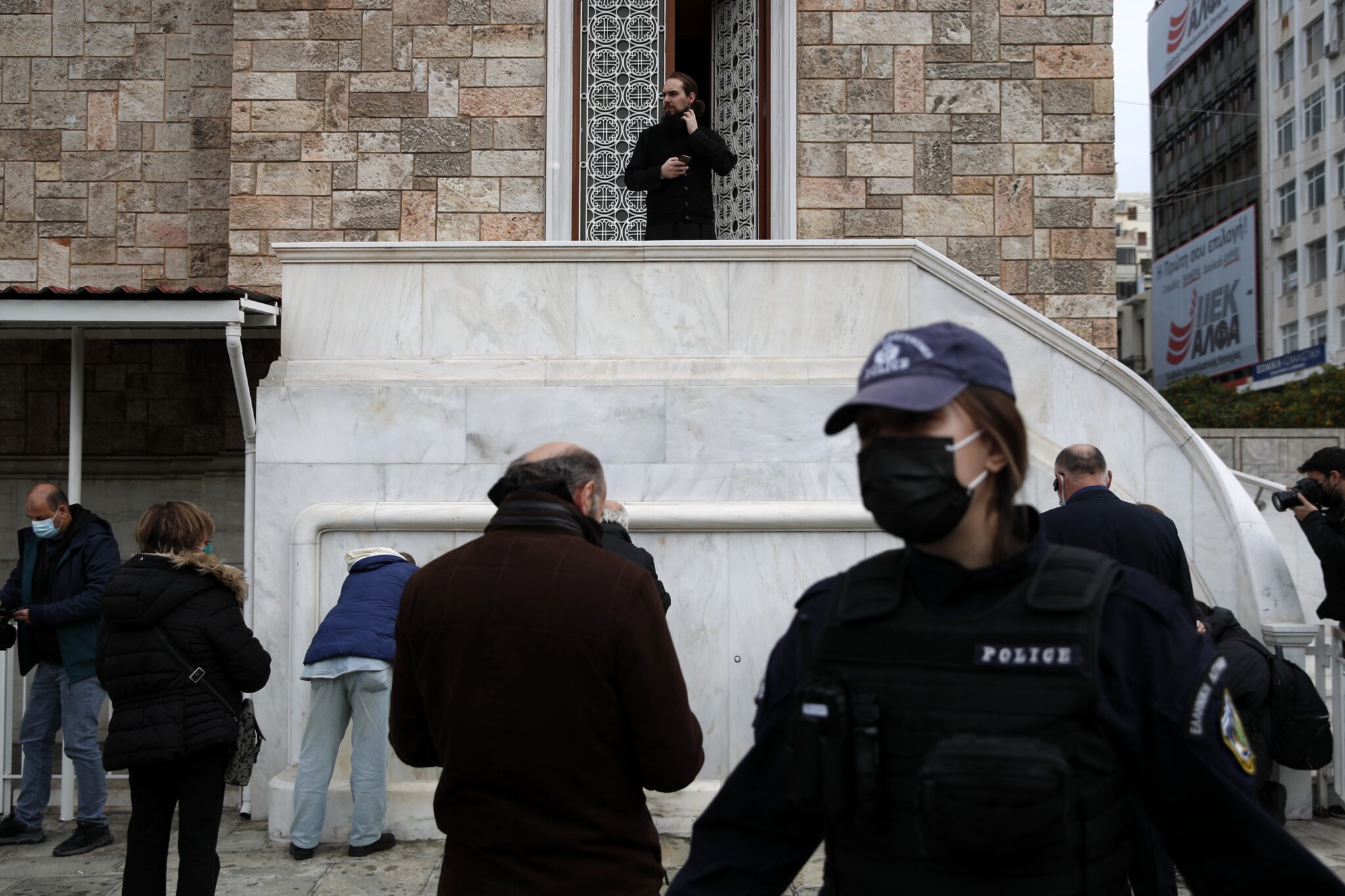 Πρόστιμο 1.500 ευρώ σε δύο ιερείς για μη τήρηση των μέτρων