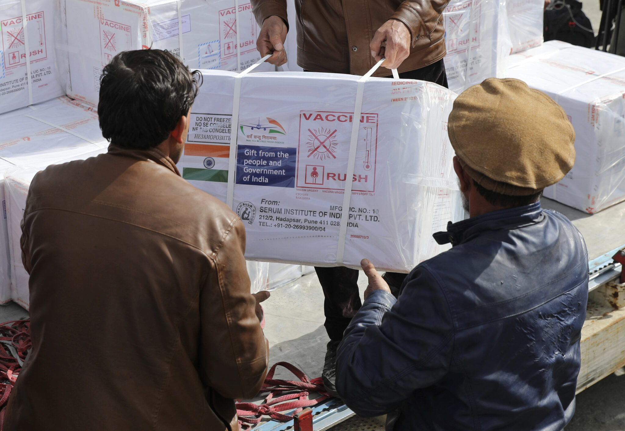 Μισό εκατομμύριο δόσεις του εμβολίου της AstraZeneca παρέλαβε το Αφγανιστάν