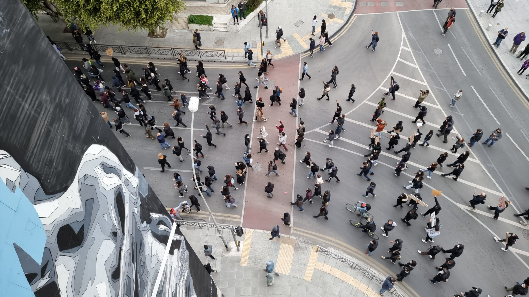 Ξανά στους δρόμους παρά τα διατάγματα χιλιάδες διαδηλωτές (ΒΙΝΤΕΟ&ΦΩΤΟ)