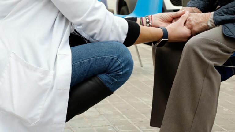 «Αυτός ήταν 69 ετών, αυτή δεν είχε συμπληρώσει τα 15 όταν της επιτέθηκε άσεμνα»