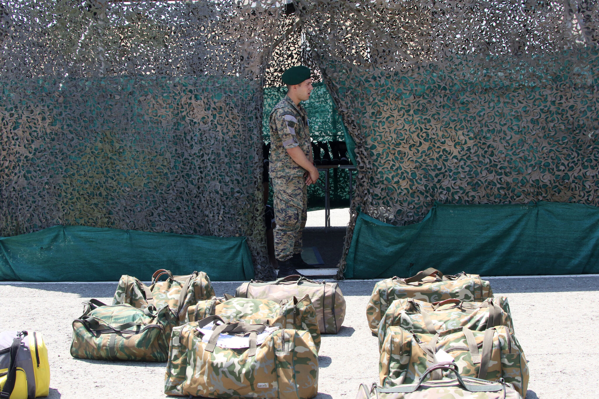 Τα παράπονα μαμάδων… για το φαϊ και το μπάνιο του στρατιώτη τους (ΒΙΝΤΕΟ)