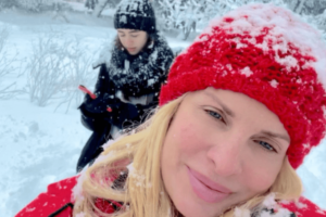 Μενεγάκη – Παντζόπουλος: "Παιχνίδια" στο χιόνι μαζί με τα παιδιά τους (ΦΩΤΟ)