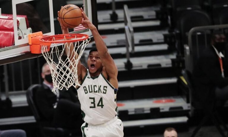 Μοιραίος για τους Μπακς σε μυθική εμφάνιση ο Γιάννης