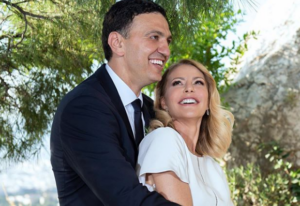 “Κινδύνεψε πολύ…”: Η αποκάλυψη για την δύσκολη γέννα της Τζένης Μπαλατσινού