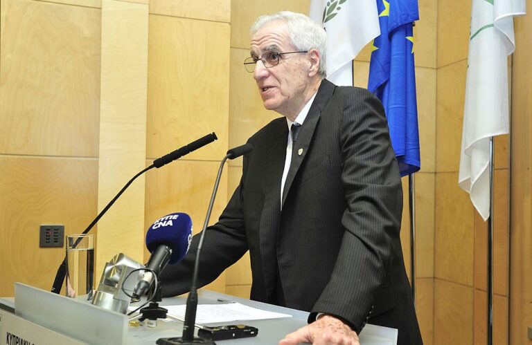 Μιχαηλίδης: «Η αντιμετώπιση του Παπαχαραλάμπους προς την ΚΟΕ ήταν κάκιστη»