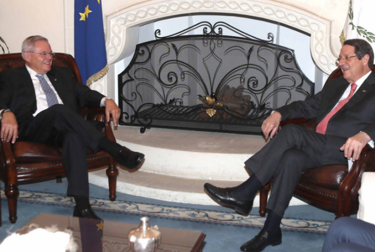 Το συγχαρητήριο μήνυμα του ΠτΔ στον Γερουσιαστή Μενέντεζ