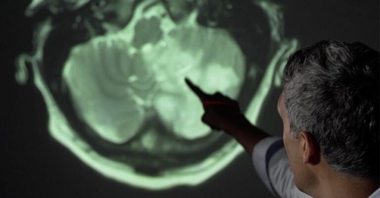 Η πανδημία επηρεάζει τον ανθρώπινο εγκέφαλο (ΒΙΝΤΕΟ)