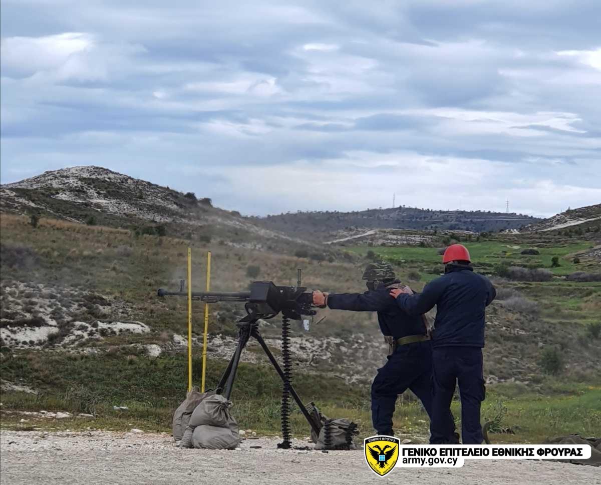 Εντυπωσιακές εικόνες από επιχειρησιακές βολές της Εθνικής Φρουράς