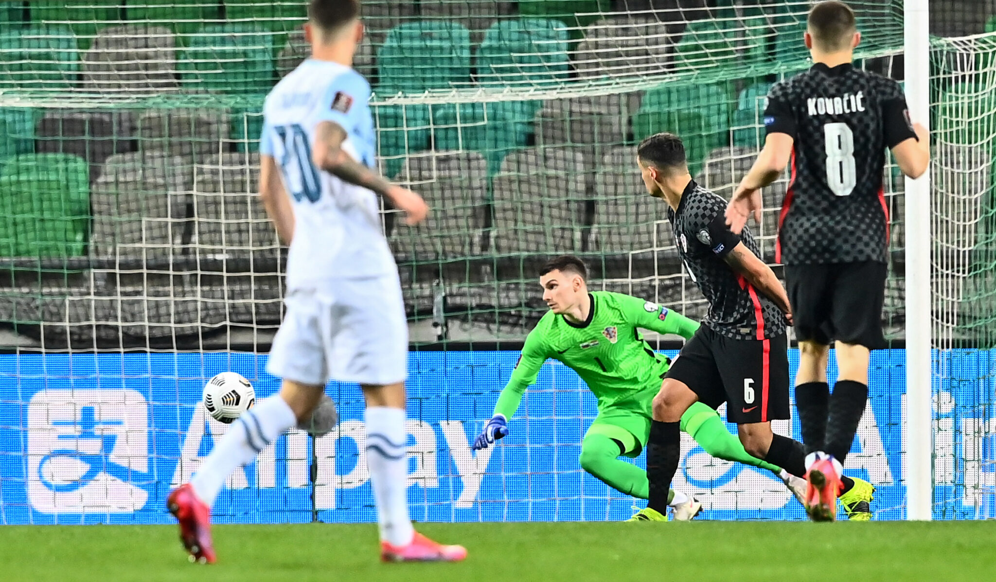 Έκανε την έκπληξη κόντρα στην Κροατία η Σλοβενία, «διπλό» στη Μάλτα για τη Ρωσία