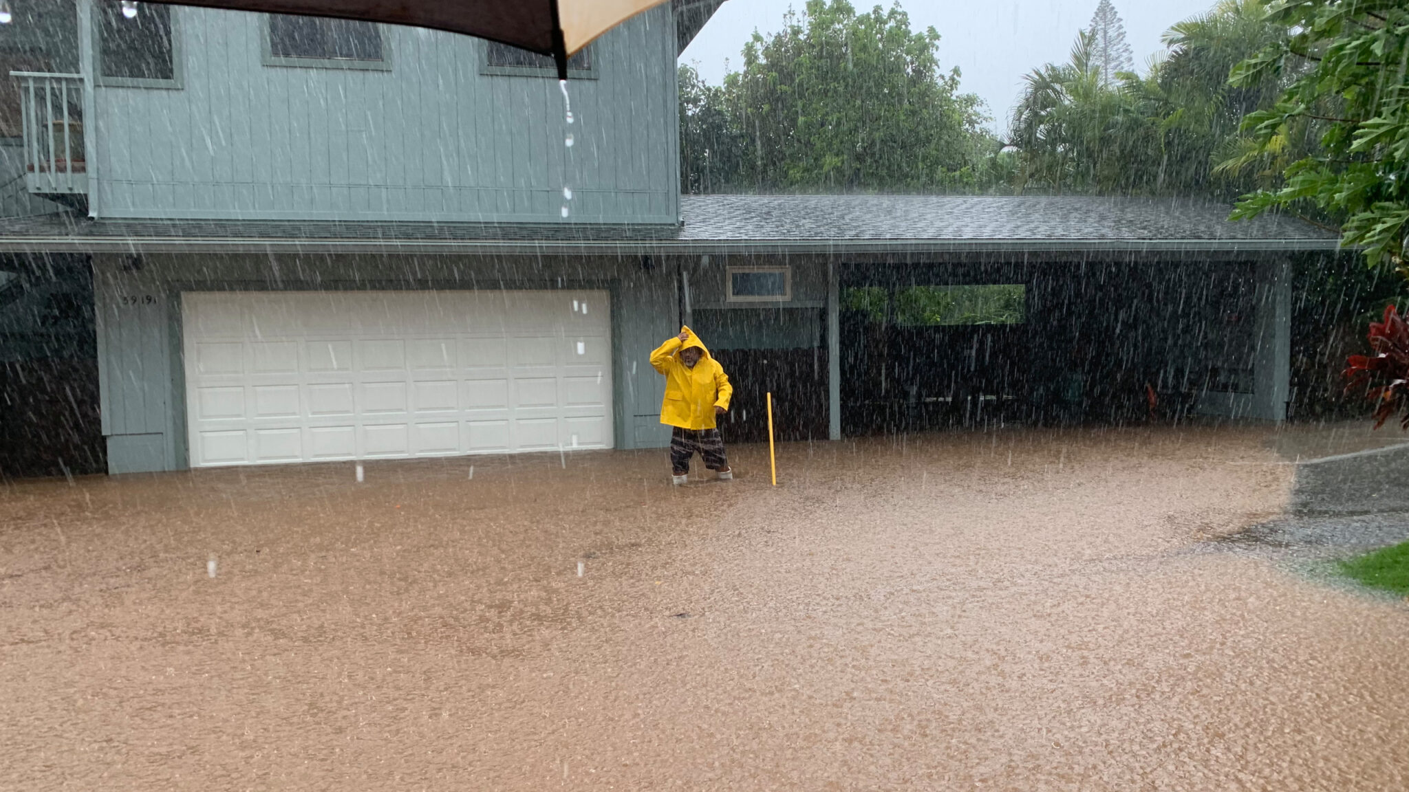 Σε κατάσταση έκτακτης ανάγκης η Χαβάη λόγω πλημμυρών (ΒΙΝΤΕΟ)