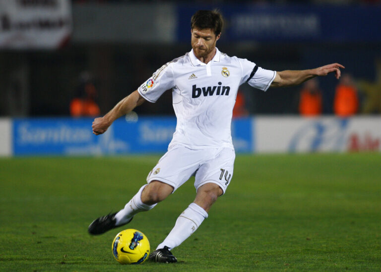 Ο Τσάμπι Αλόνσο αναλαμβάνει την Γκλάντμπαχ