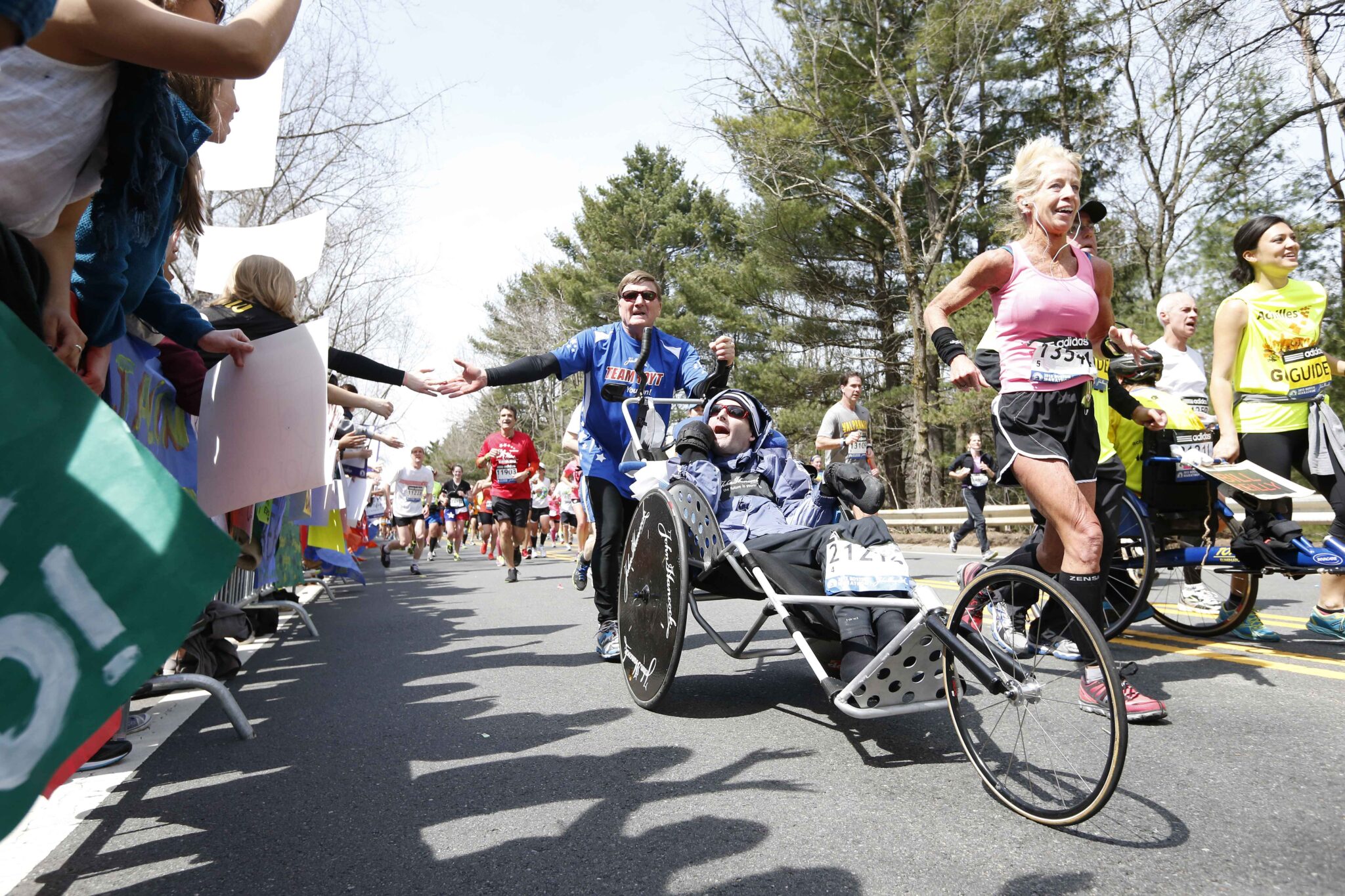 “Μπαμπά, όταν τρέχω, νιώθω να μην είμαι ανάπηρος” (ΒΙΝΤΕΟ&ΦΩΤΟ)