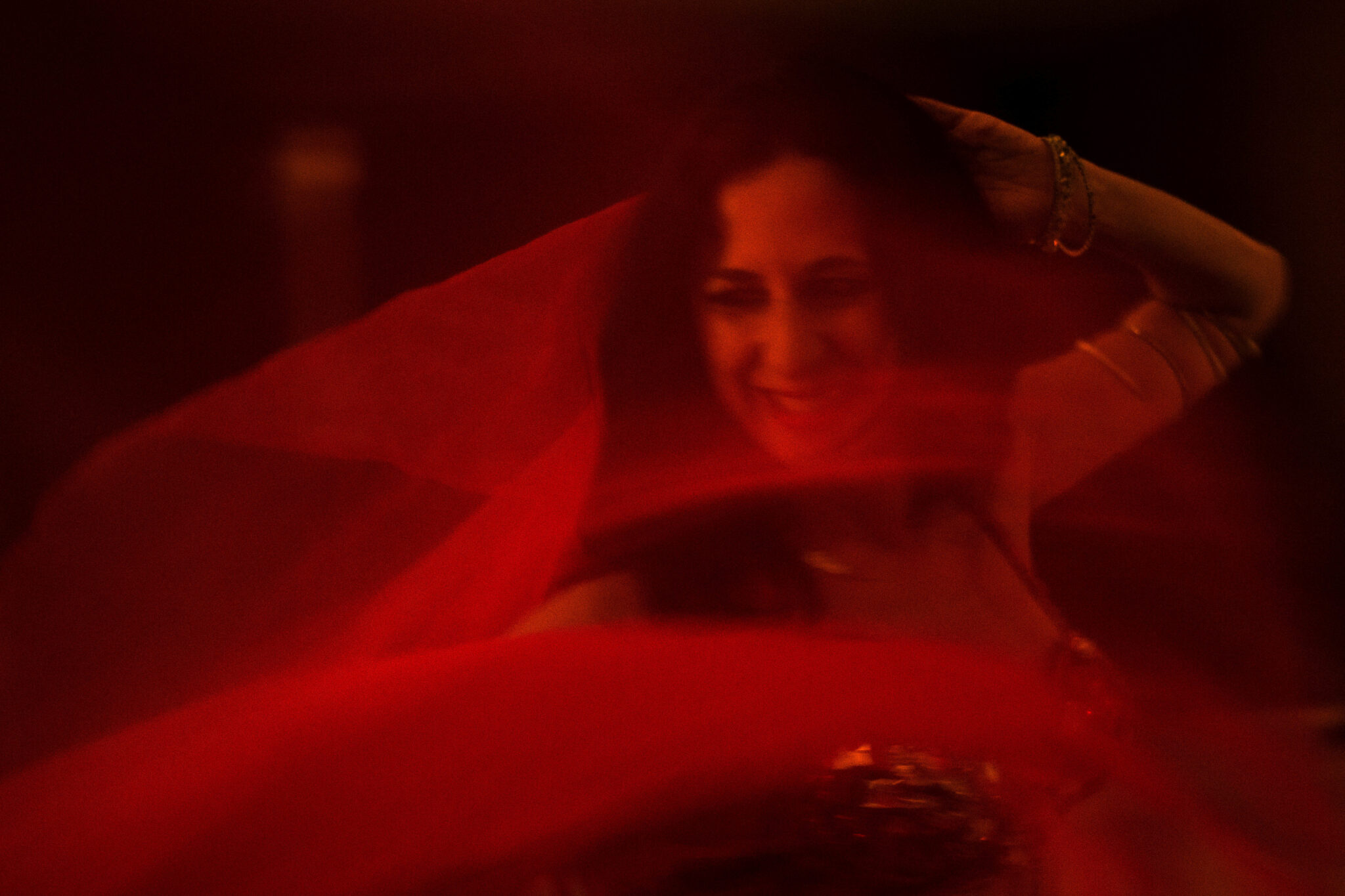 Γλεντούσαν και χόρευαν σε εστιατόριο, "καμπάνα" στον ιδιοκτήτη