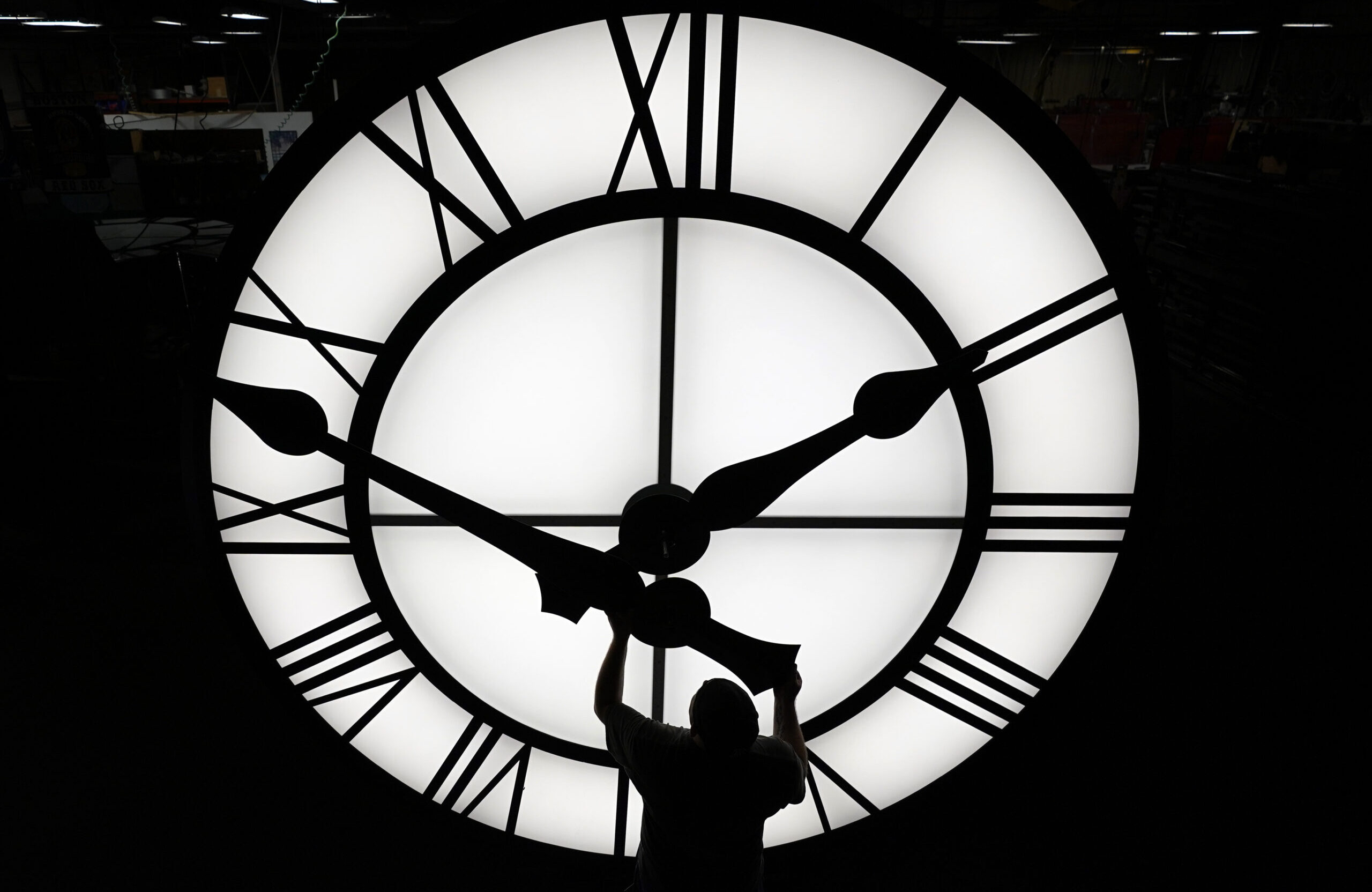 Αλλάζει η ώρα: Πότε γύρισαν τα ρολόγια για πρώτη φορά στην Κύπρο