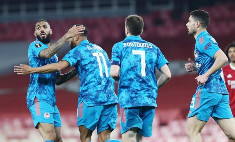 Θρύλος με ψηλά το κεφάλι