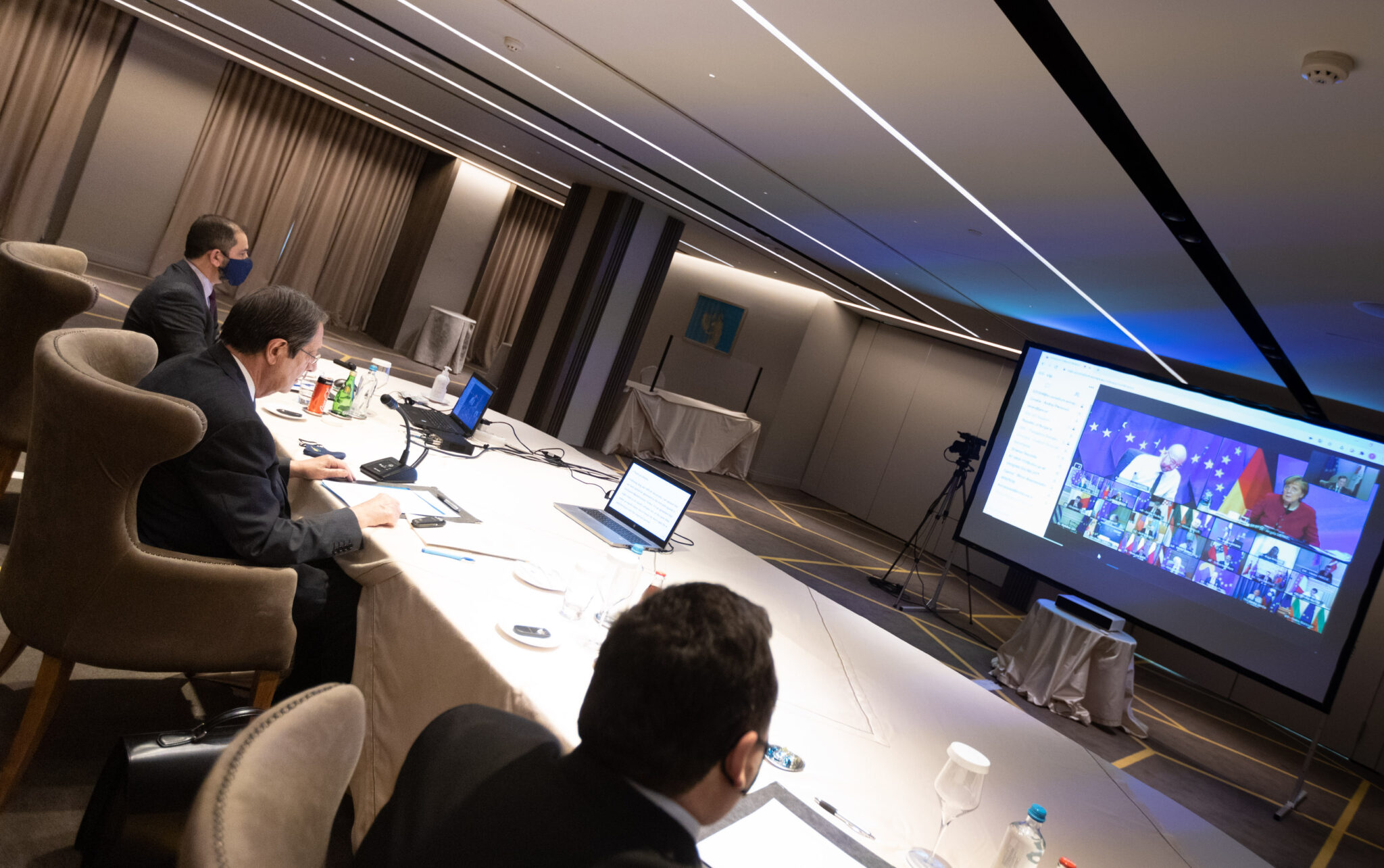 ΠτΔ σε Σύνοδο Κορυφής: Να μην παραμείνει αδρανής η Ευρωπαϊκή Ένωση