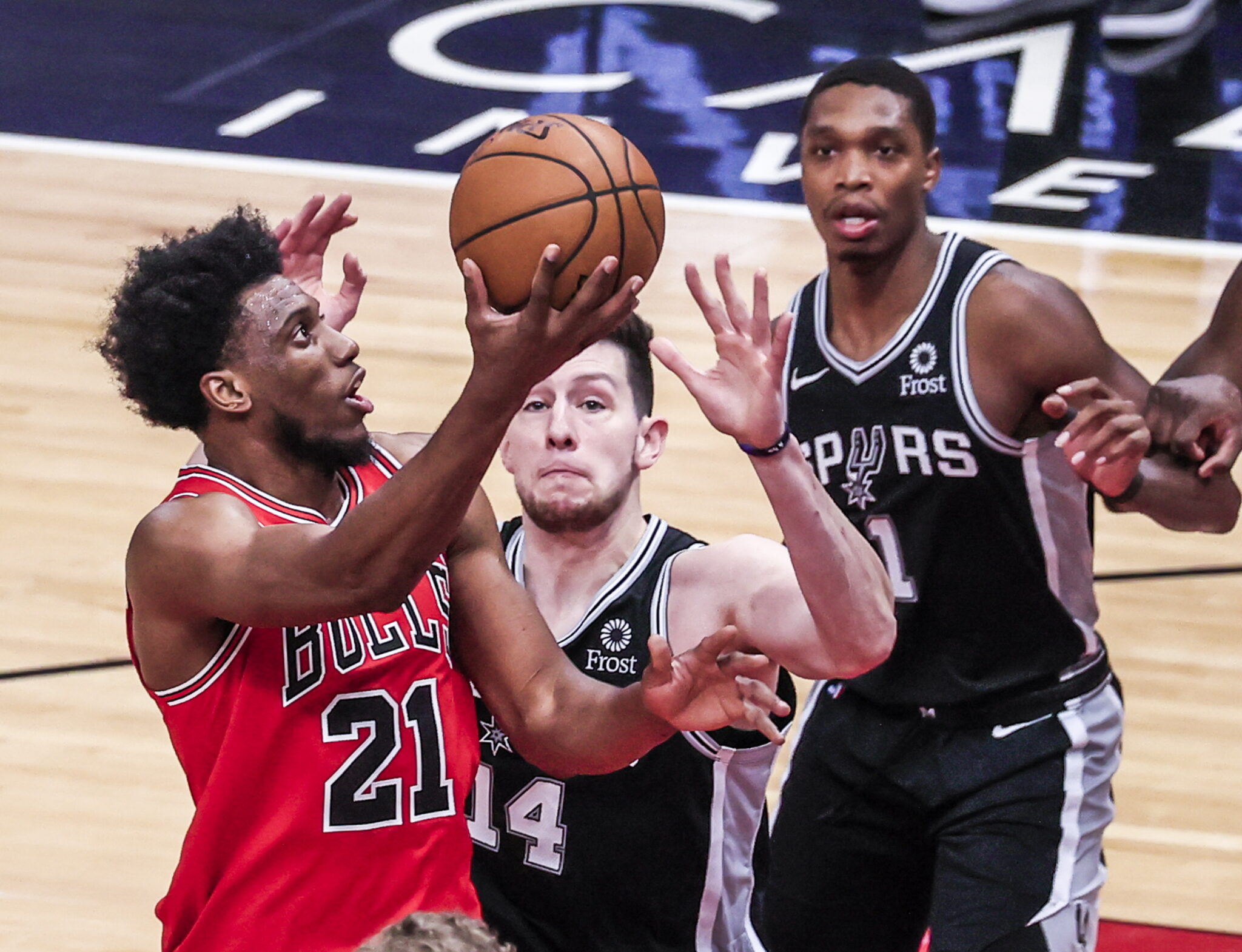 «Τρένο» με τρομερό Χάρντεν οι Νετς, έβγαλαν… φωτιές Ντόντσιτς και Γιόκιτς