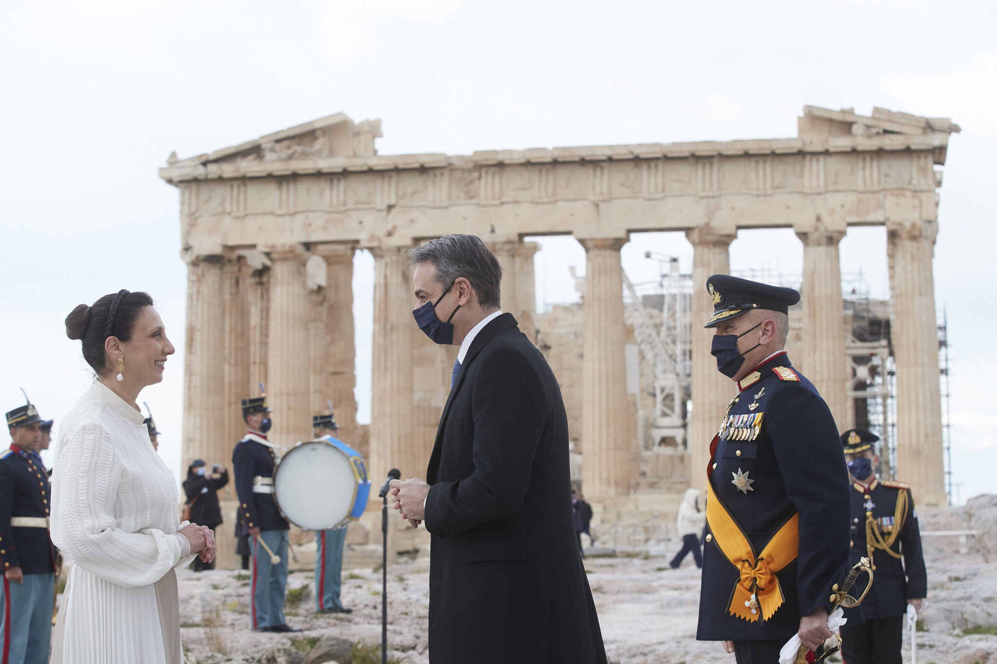 Μητσοτάκης: Οι Έλληνες κρατούν ψηλά το κεφάλι που σήκωσαν γενναία οι πρόγονοι