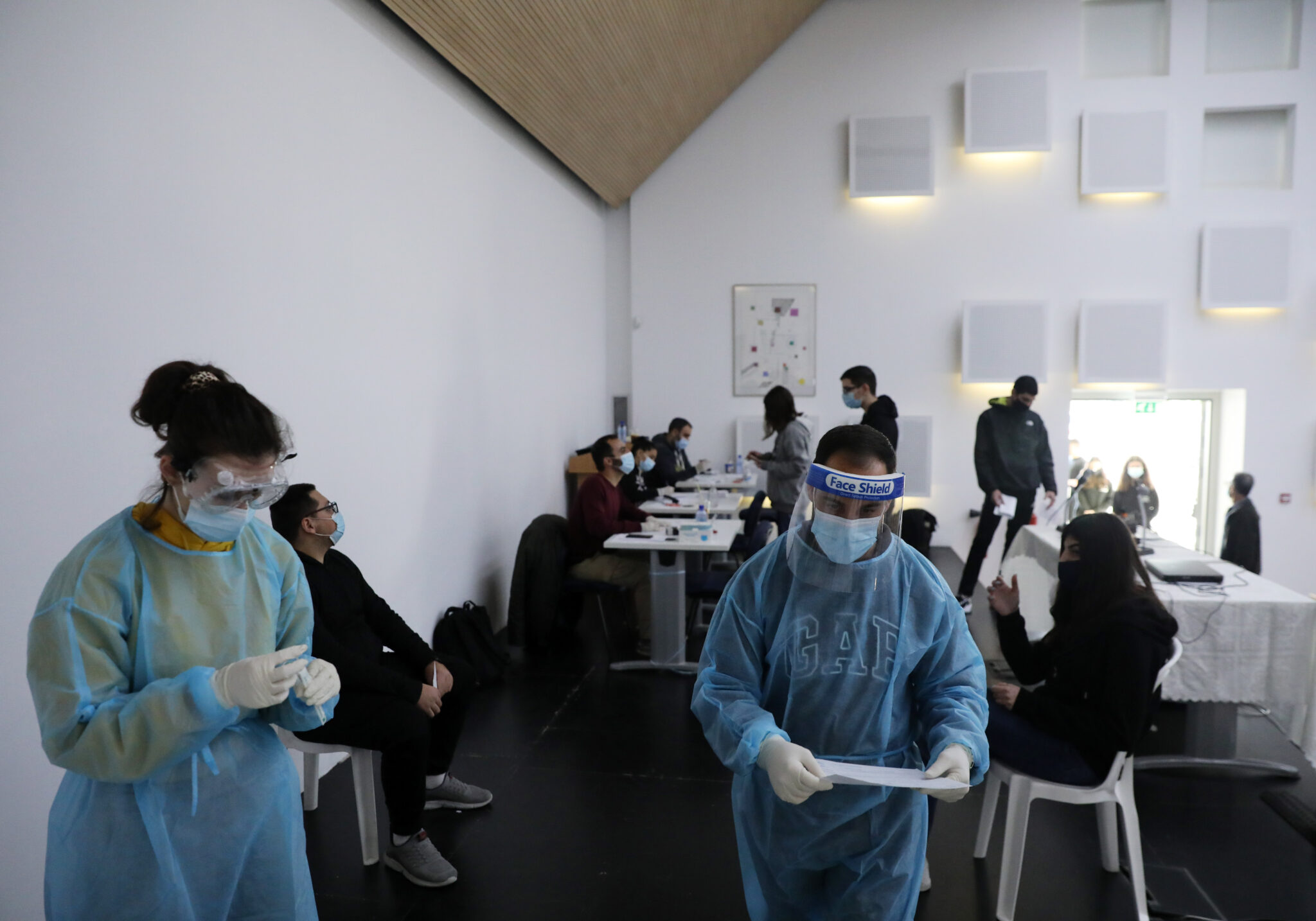 "Χρειάστηκε να ακινητοποιήσουν το παιδάκι που ούρλιαζε, λιποθυμούσε και έκλαιγε"