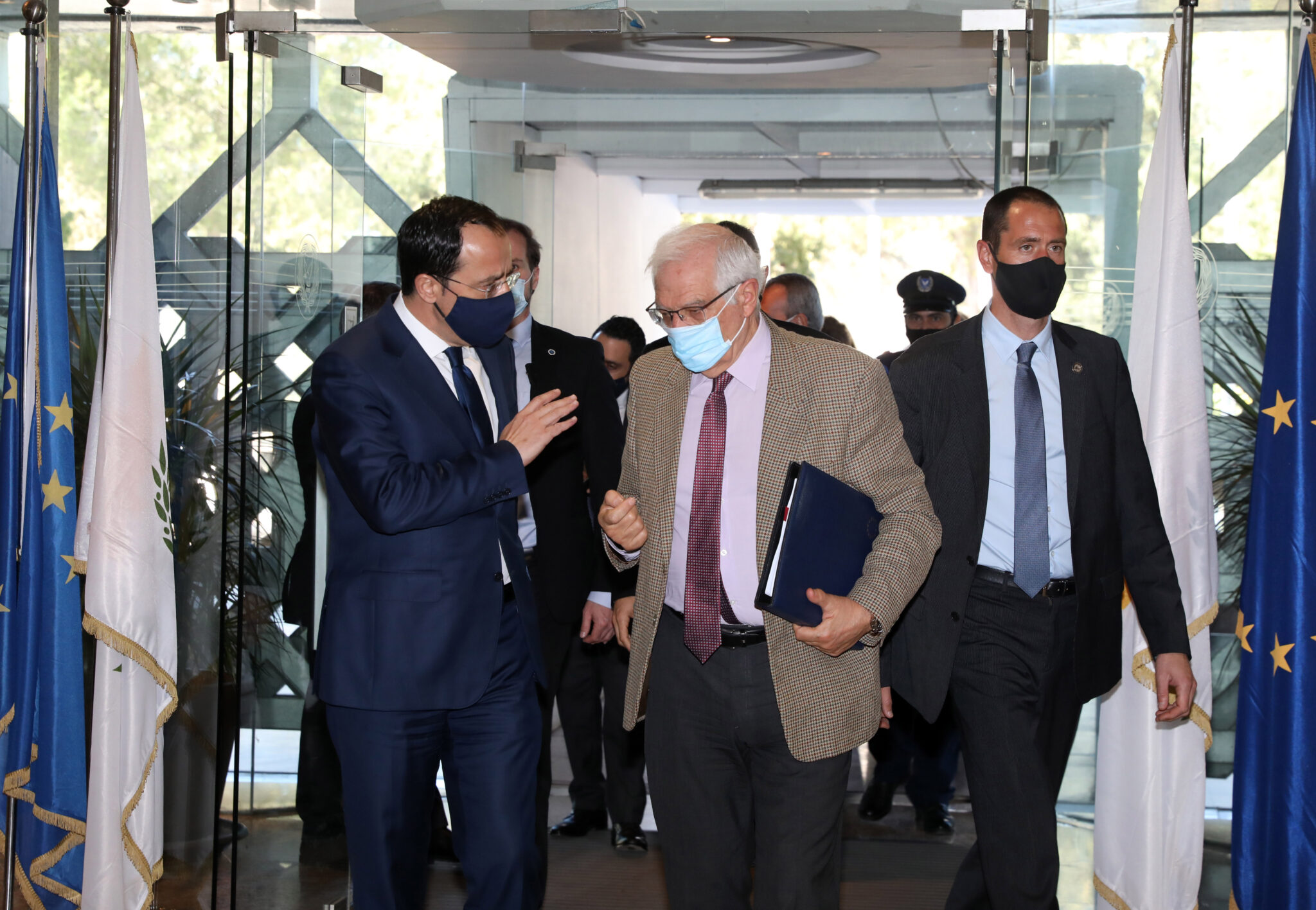 Ξεκαθάρισε την θέση της Ε.Ε. ο Μπορέλ κι απέρριψε την ρητορική περί δύο κρατών