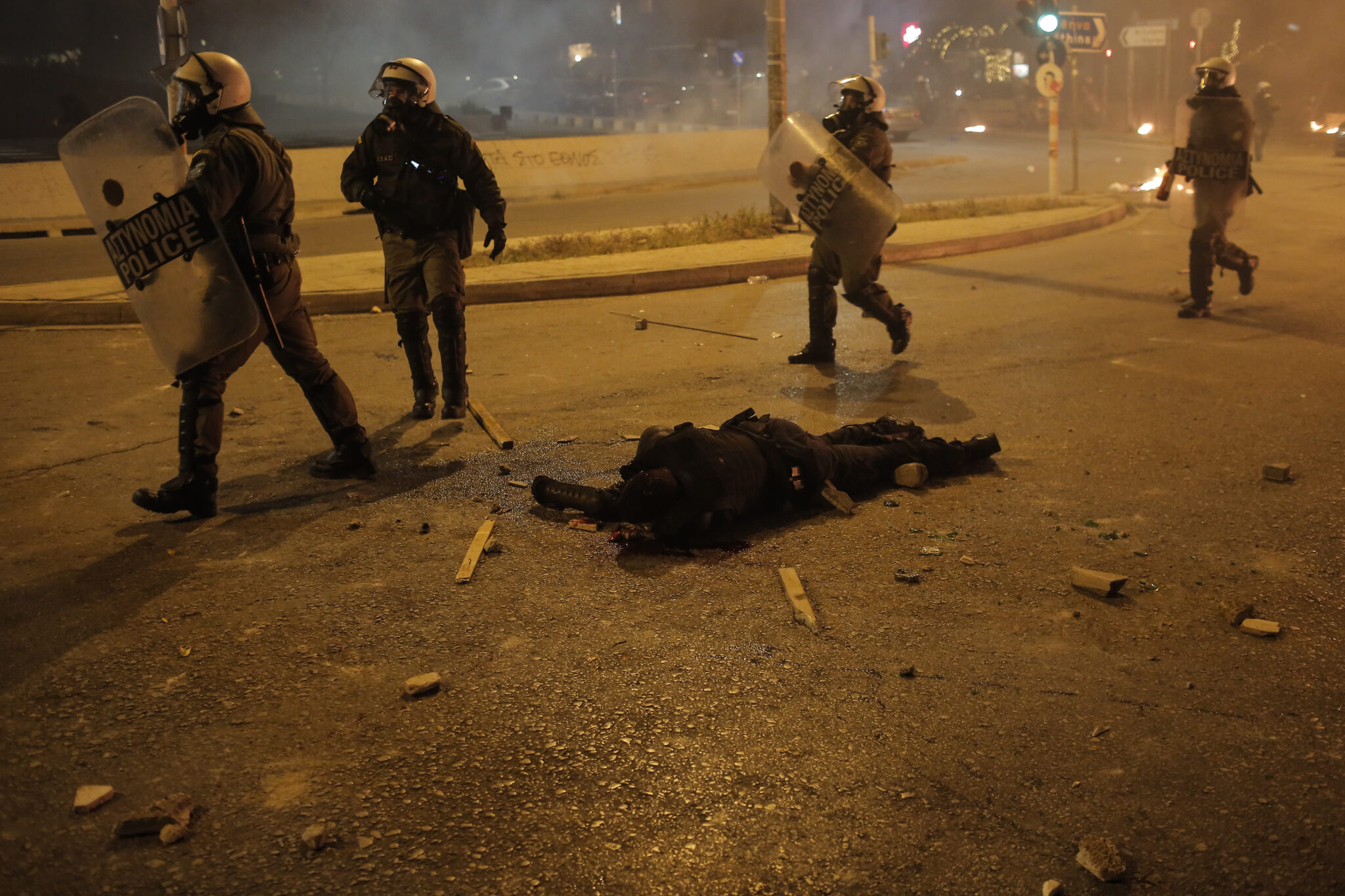 Στη φυλακή για απόπειρα ανθρωποκτονίας αστυνομικού 23χρόνος στη Νέα Σμύρνη