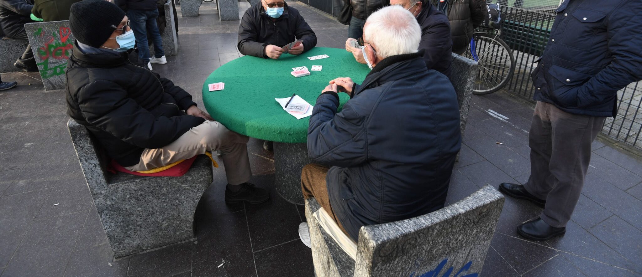 Πάφος: Αγνόησαν τα διατάγματα και το "έστρωσαν"… στην πράσινη τσόχα