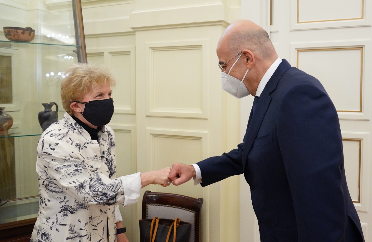 Ξεκάθαρα μηνύματα εισέπραξε και απο την Αθήνα η Λουτ