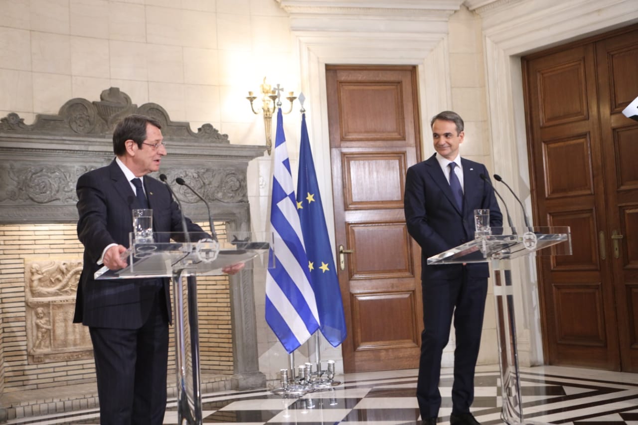 Μήνυμα Μητσοτάκη-Αναστασιάδη: Επιμένουν σε «μαστίγιο και καρότο» στην Τουρκία