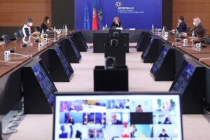 Επιτάχυνση εμβολιασμών και τεστ ζήτησε η Κυριακίδου από τους "27" Υπουργούς