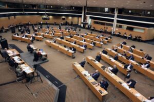 Tο Κυπριακό συζητά η Ολομέλεια Βουλής ενόψει της Πενταμερούς