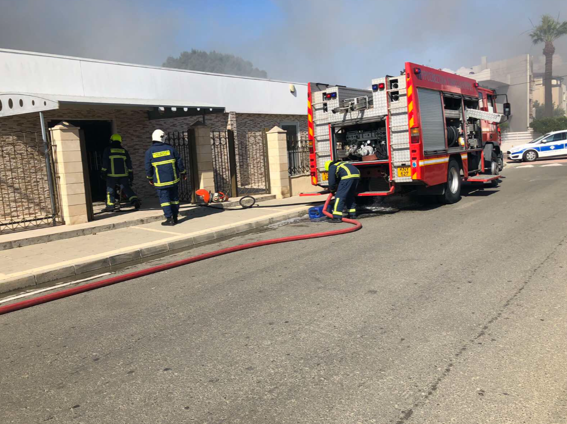 Αυτοκίνητο στη Λάρνακα υπέστη εκτεταμένες ζημιές από πυρκαγιά